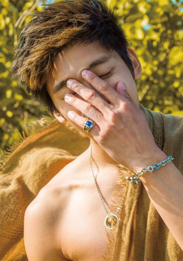 Whoseman-4-明星教練男丁格爾-芬達-全裸非全見寫真書